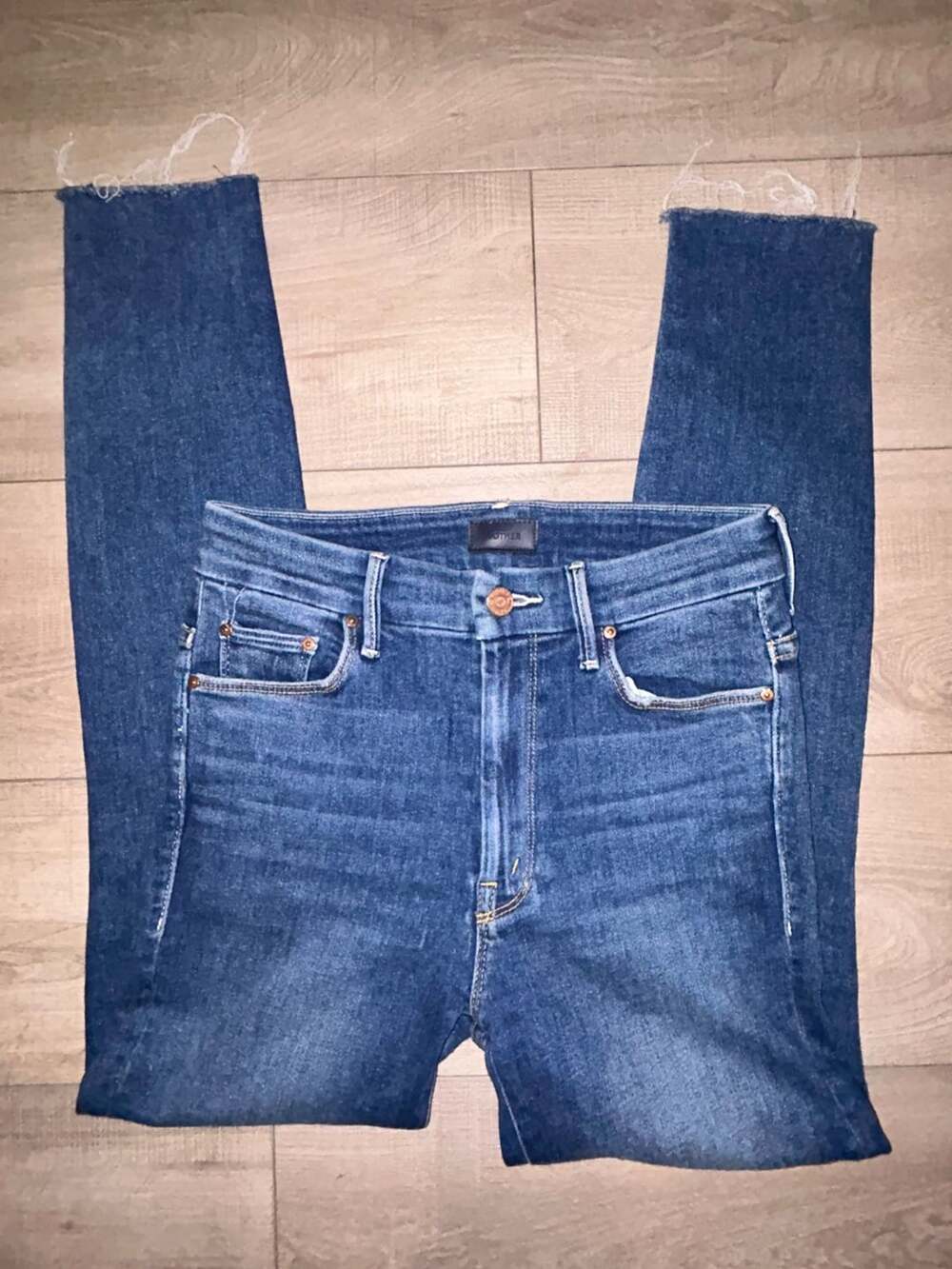MOTHER High Waisted Looker Ankle Fray Jeans Size 26 Big Sky Denim